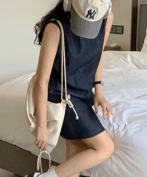Relaxed Fit Blue Jeans